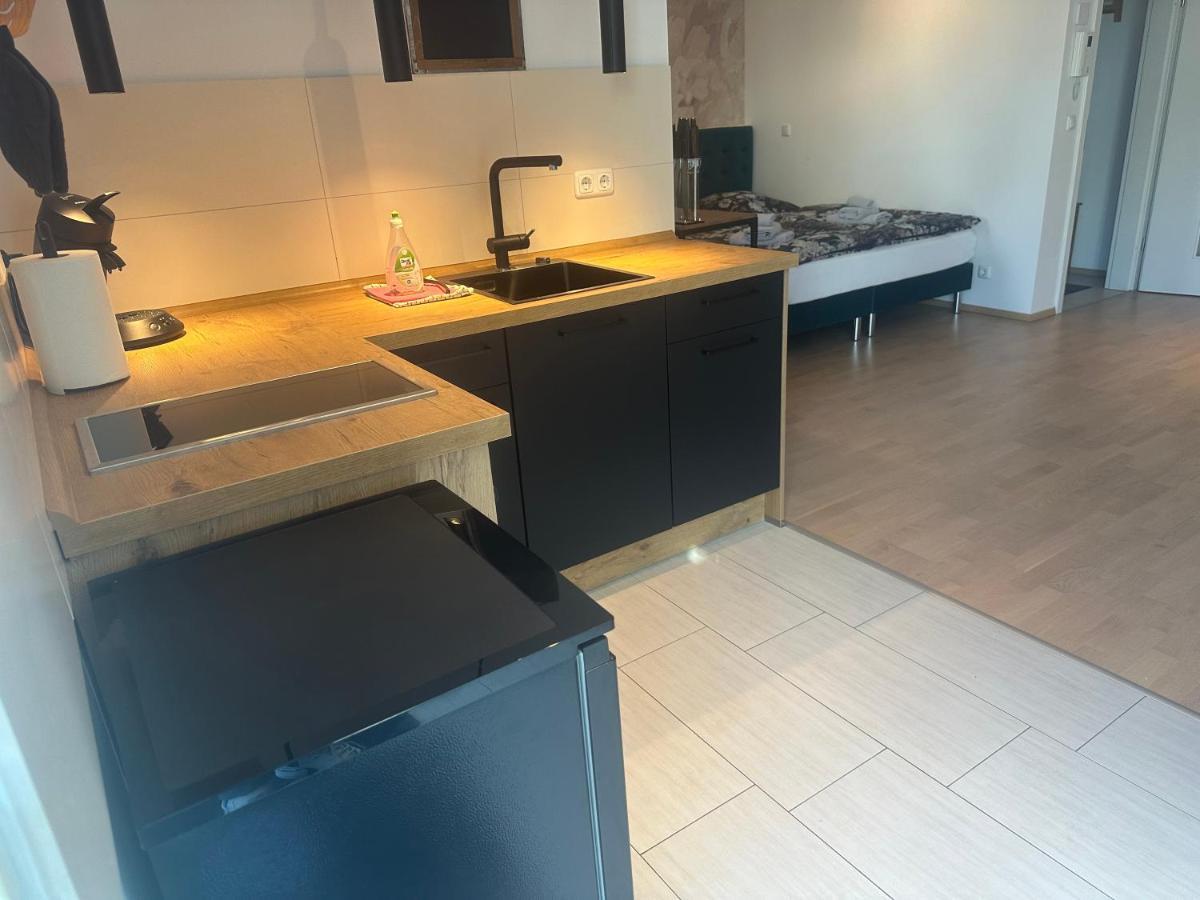 Modern eingerichtetes Terrassen Apartment Lappersdorf  Exterior foto