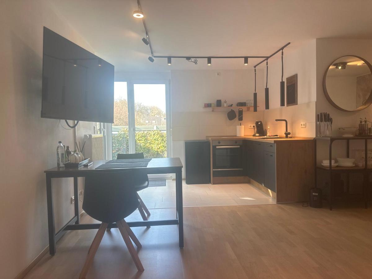 Modern eingerichtetes Terrassen Apartment Lappersdorf  Exterior foto